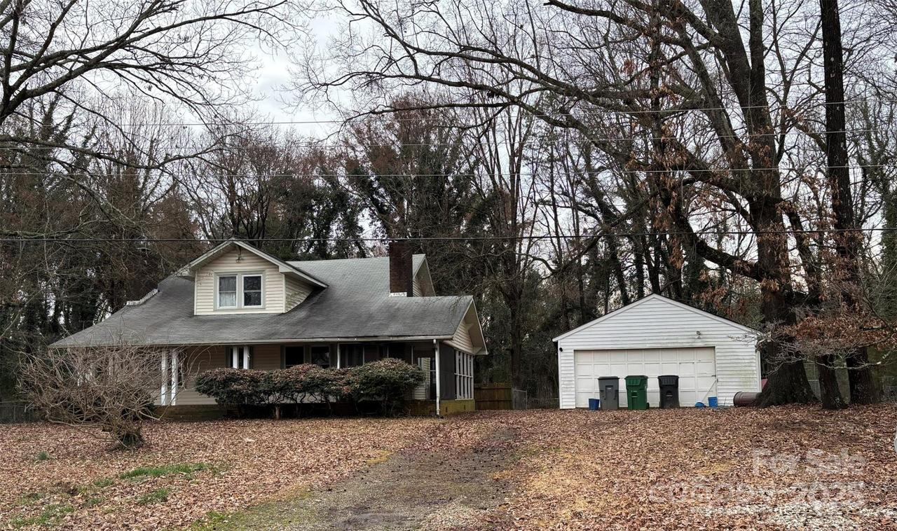 2530 Valleyview Dr., Charlotte, NC 28212