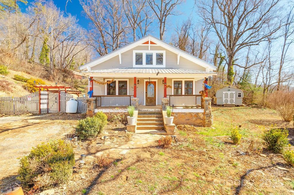 26 Governors View Rd., Asheville, NC 28805