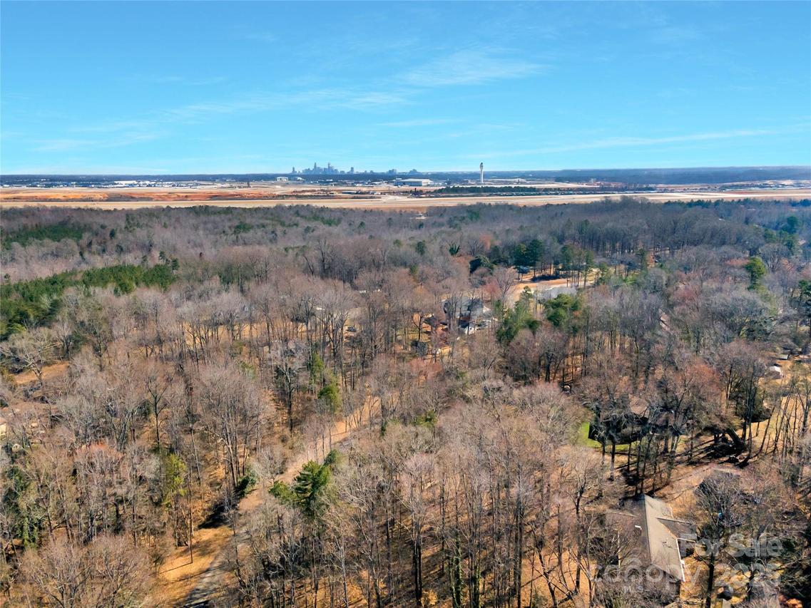 8823, 8817, 8813, 8805 W Dixie Dr., Charlotte, NC 28278