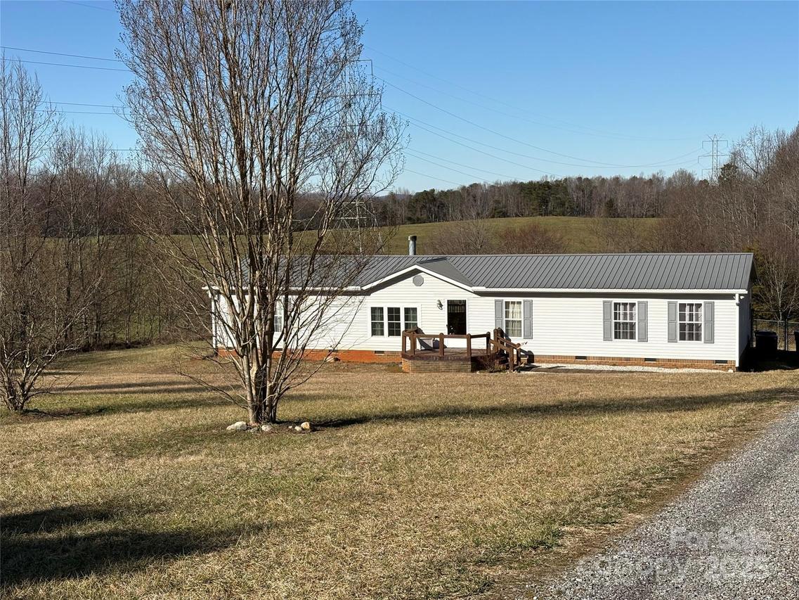 2084 W Memorial Hwy Rd., Union Grove, NC 28689