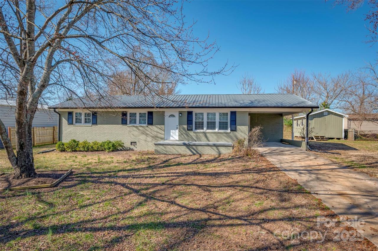 166 Crawley Dr., Forest City, NC 28043