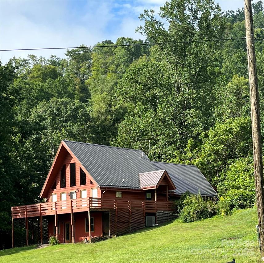 71 Travis Ln., Bakersville, NC 28705