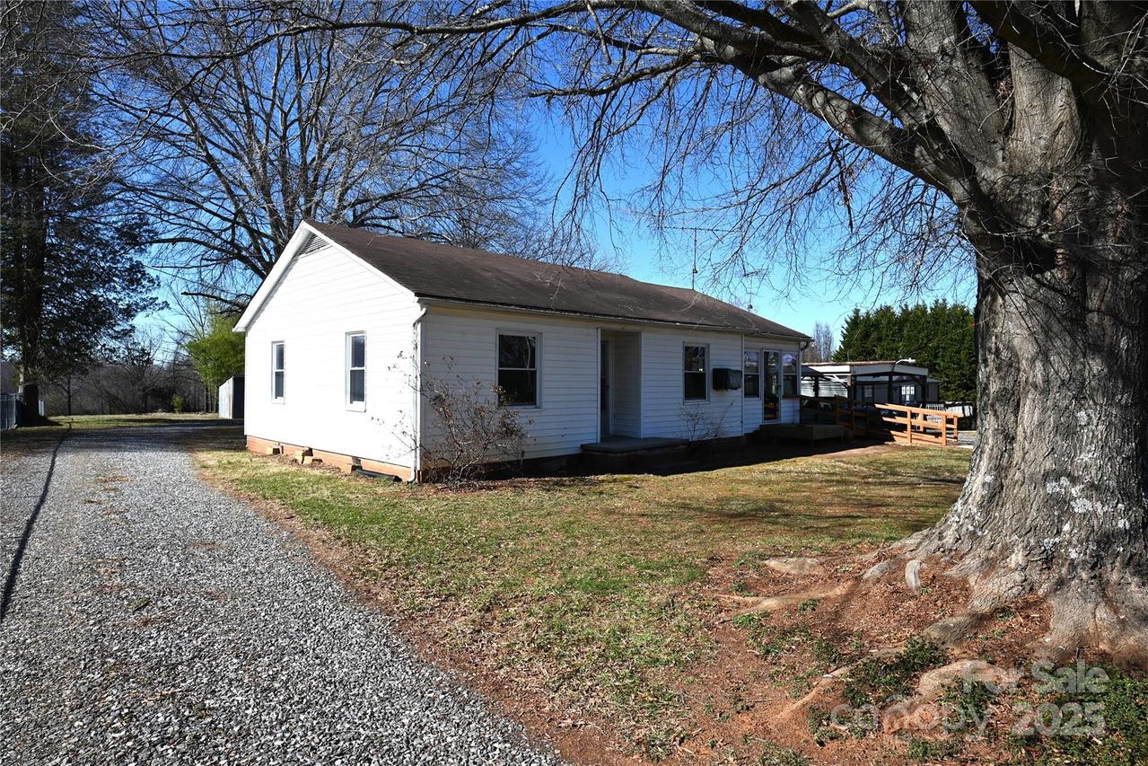 1433 Buffalo Shoals Rd., Catawba, NC 28609