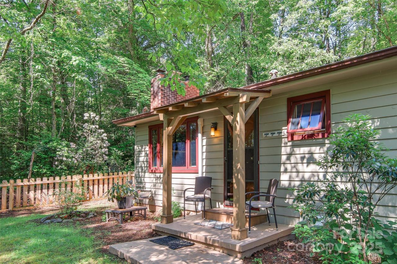 115 Walker St., Black Mountain, NC 28711