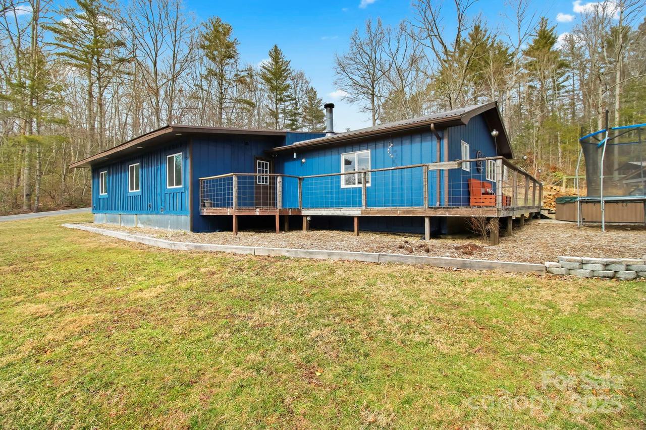 984 Prison Camp Rd., Newland, NC 28657