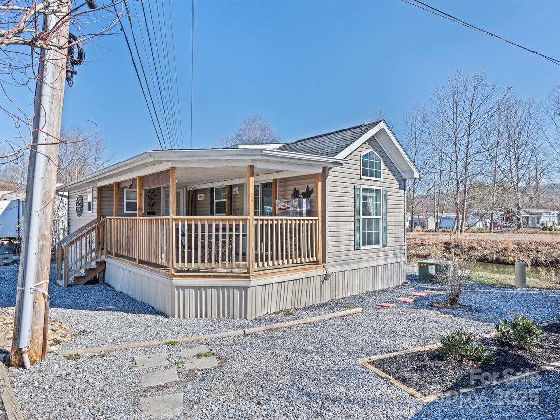 255 Mallard Loop, Waynesville, NC 28785