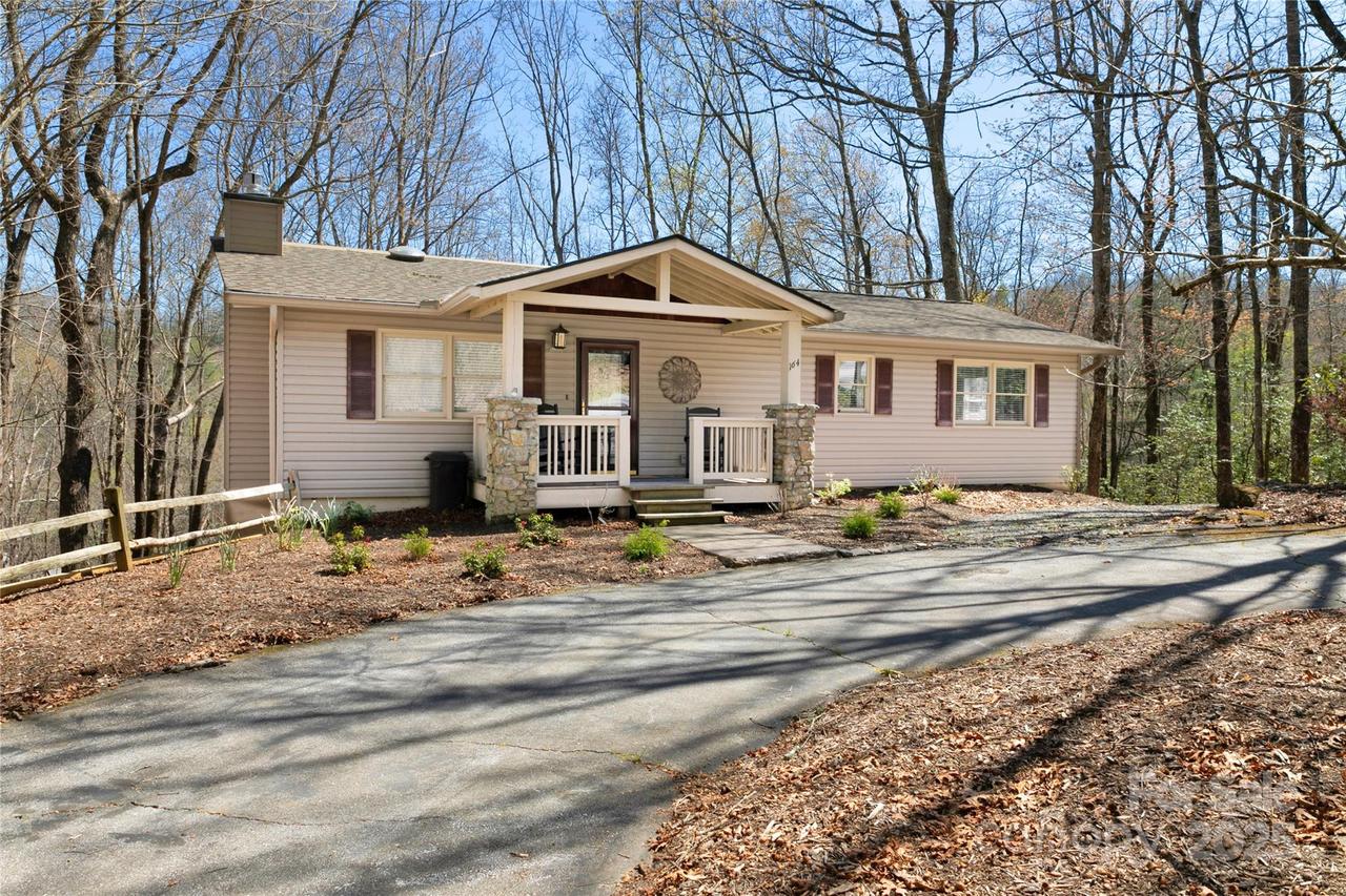 164 Waldsi Ct., Brevard, NC 28712