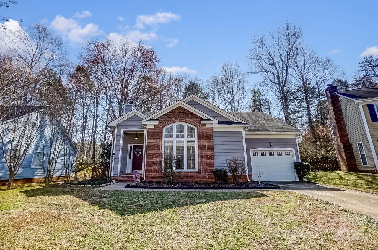 11010 Pale Hickory Ln., Charlotte, NC 28215