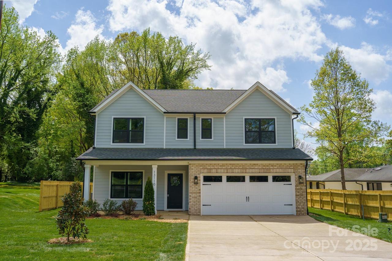 13110 Blacksmith Ct., Matthews, NC 28105