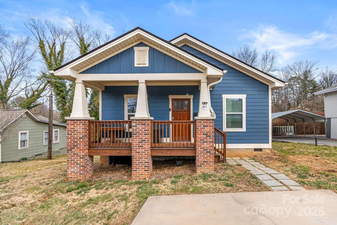 61 Deaverview Rd., Asheville, NC 28806