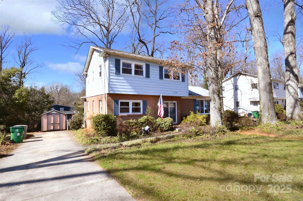 4456 Carriage Drive Cir., Charlotte, NC 28205