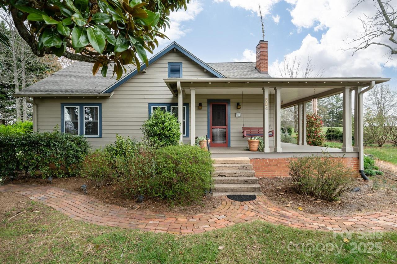684 Coxe Rd., Tryon, NC 28782