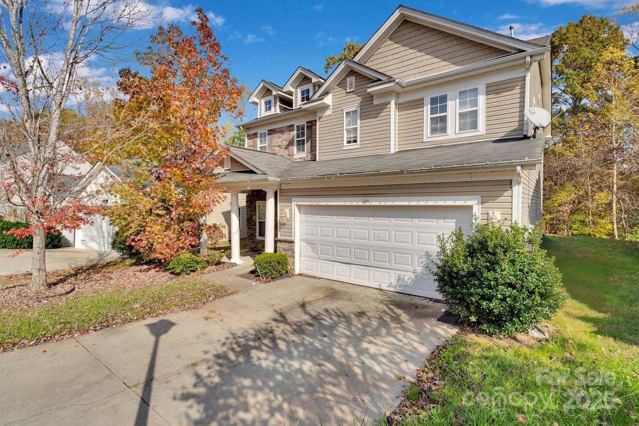 8214 Deodora Cedar Ln., Charlotte, NC 28215