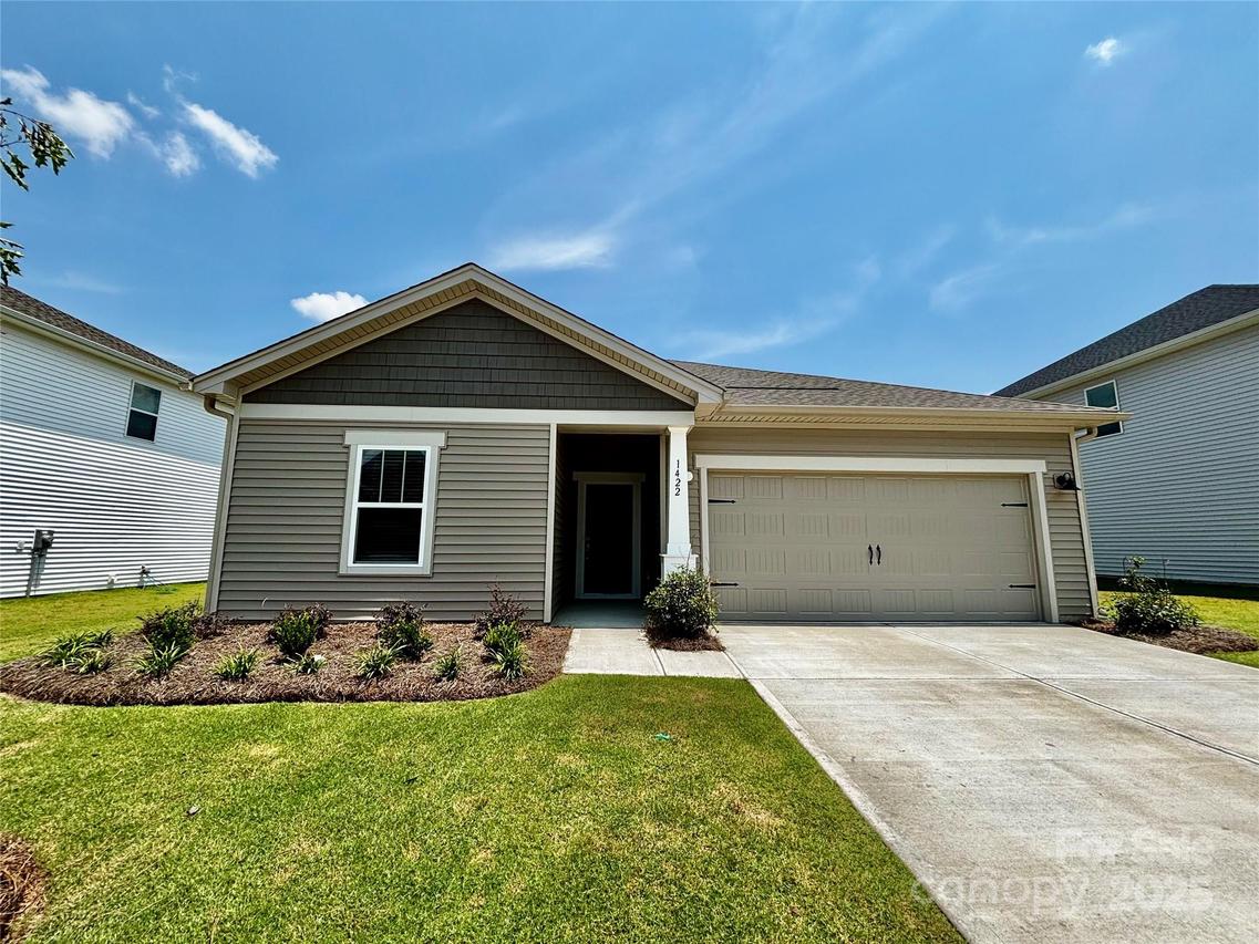 1422 Windy Park Dr., Stanley, NC 28164