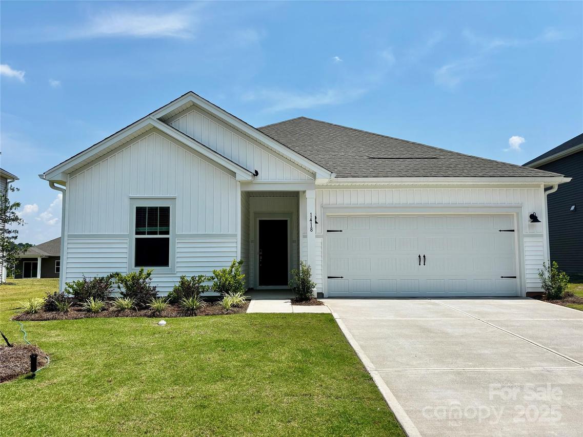 1418 Windy Park Dr., Stanley, NC 28164