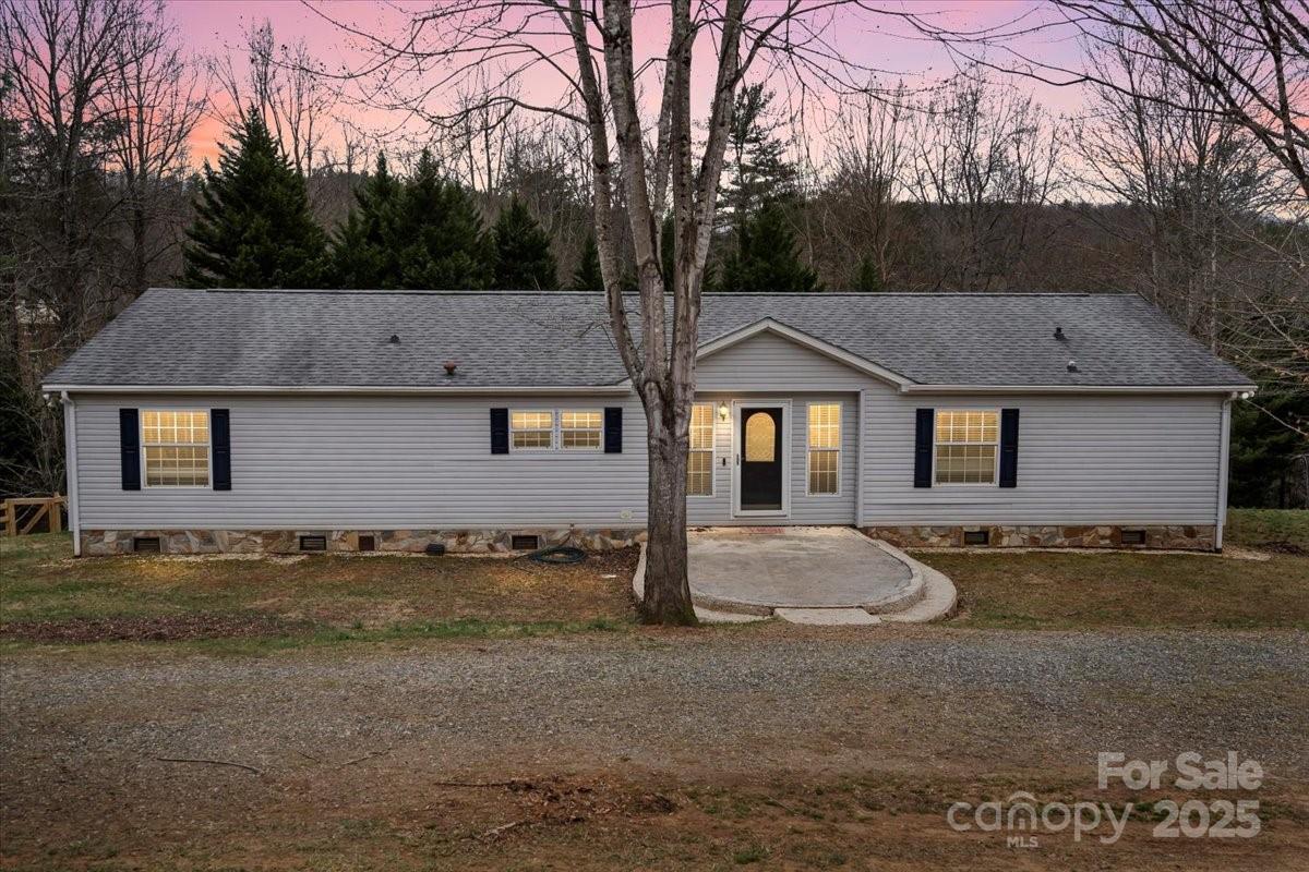 232 Berry Mountain Ln., Wilkesboro, NC 28697