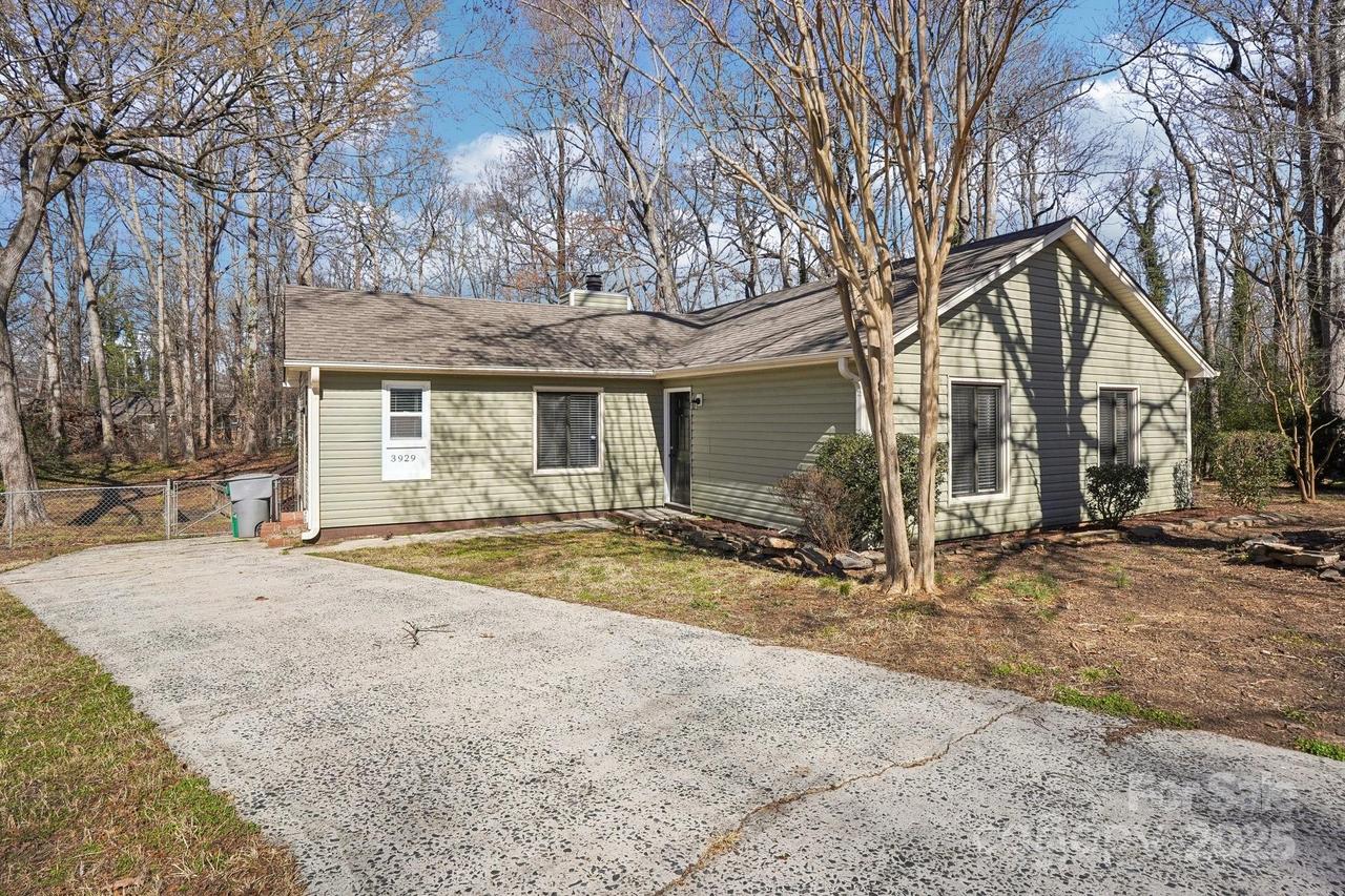 3929 Fernleaf Ct., Charlotte, NC 28215
