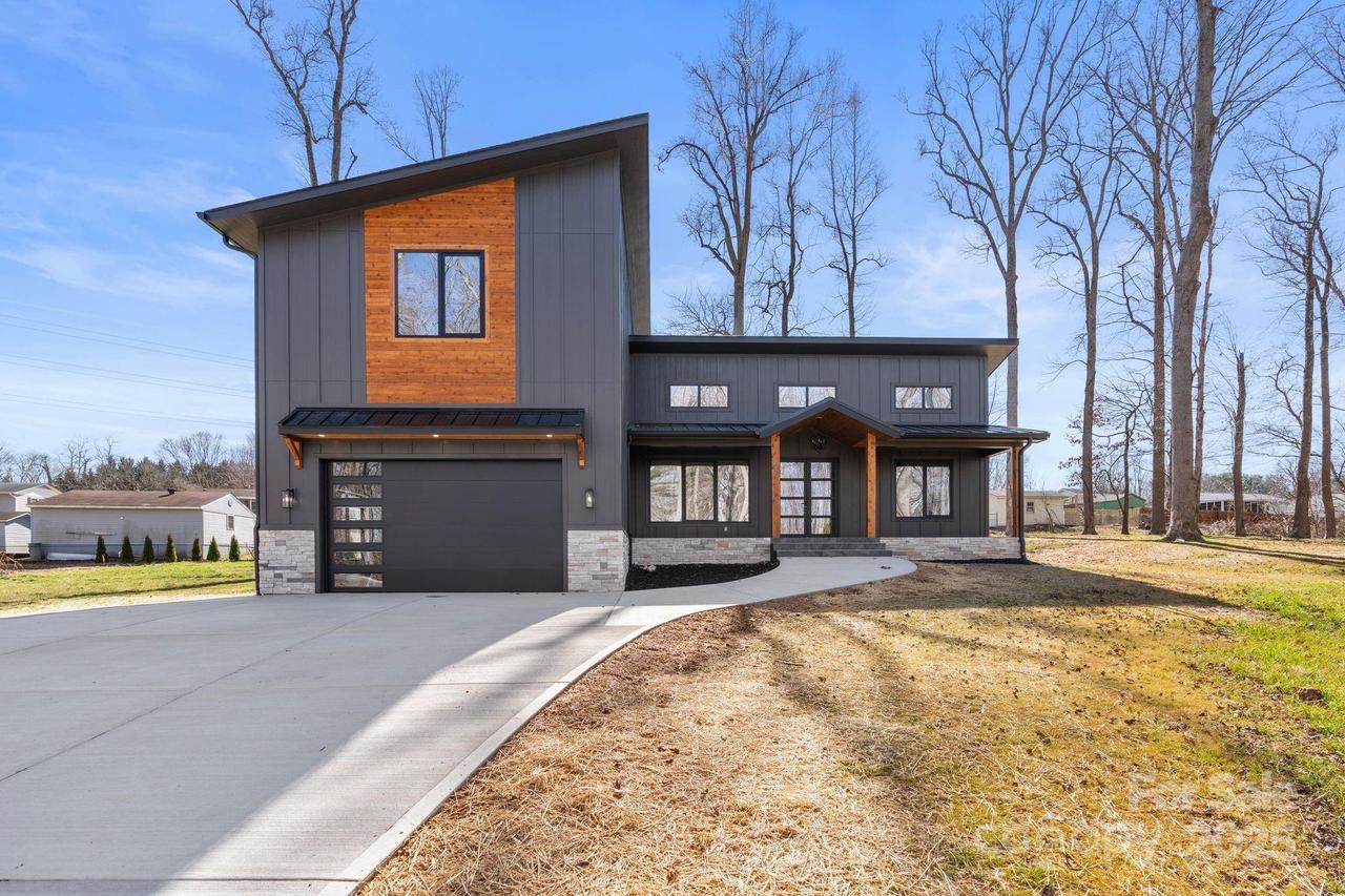 109 Scott Meadows Dr., Asheville, NC 28806
