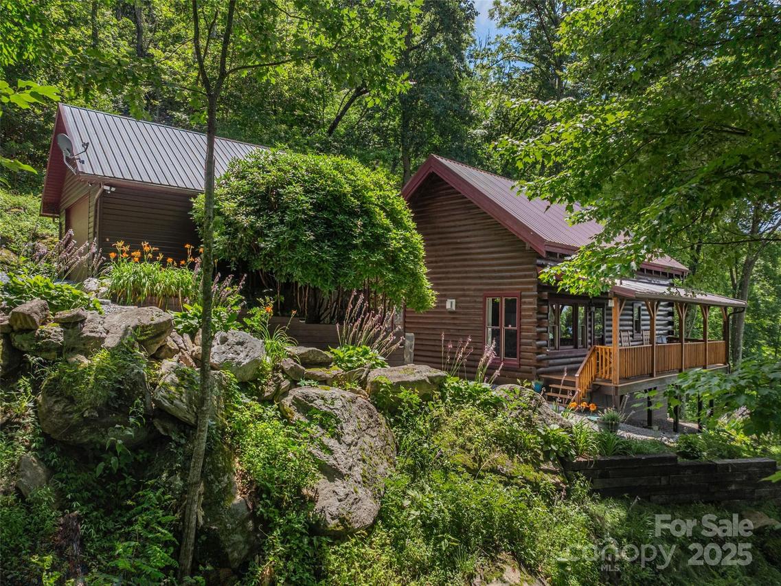 3424 Wesley Creek Rd., Clyde, NC 28721