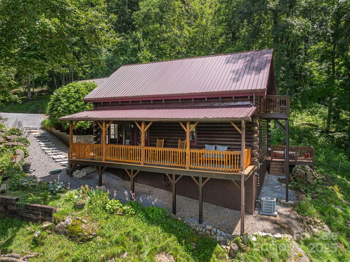 3424 Wesley Creek Rd., Clyde, NC 28721