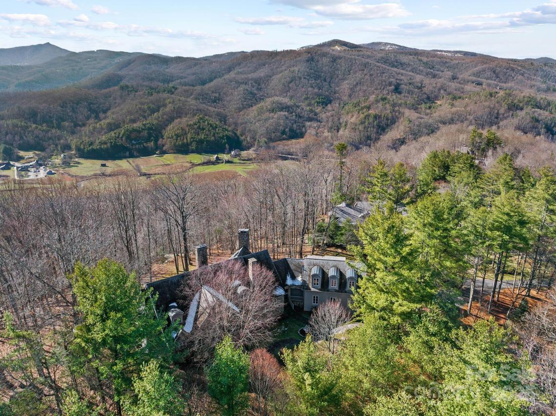 1676 Valle Cay Dr., Vilas, NC 28692