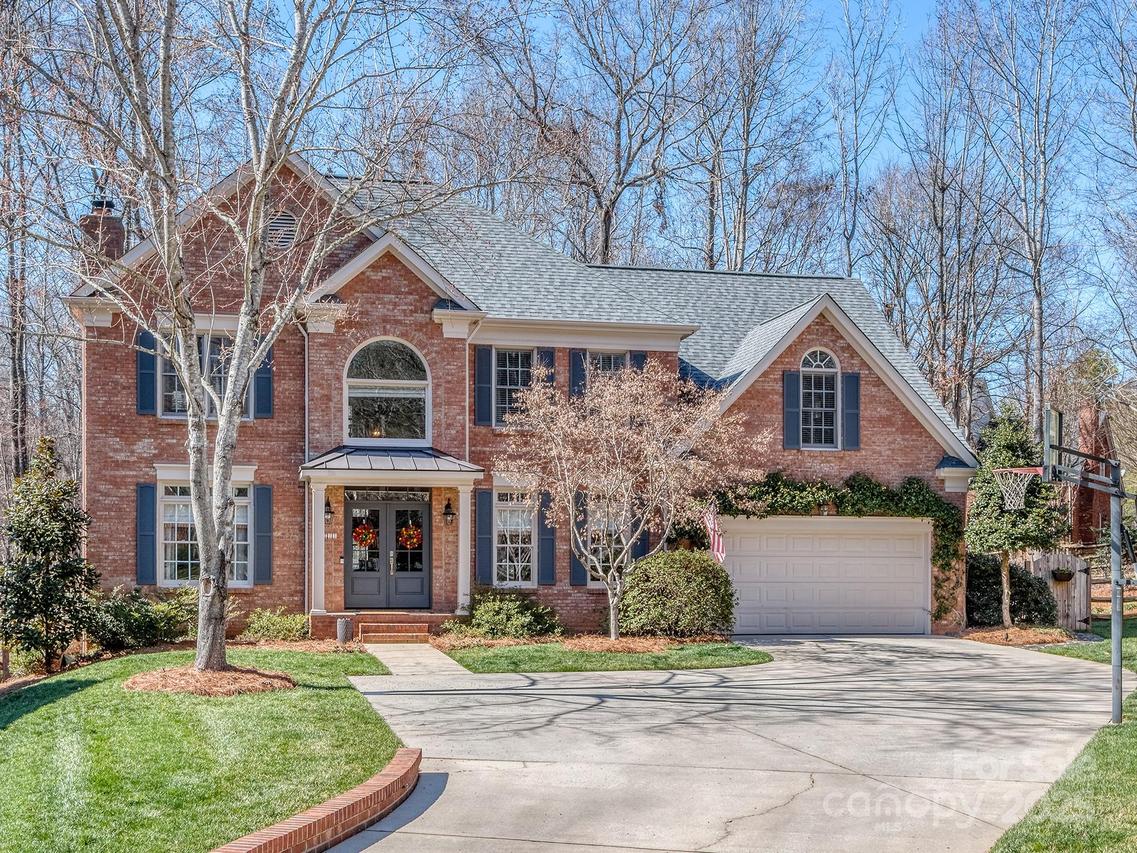 8111 Sealey Ct., Charlotte, NC 28277