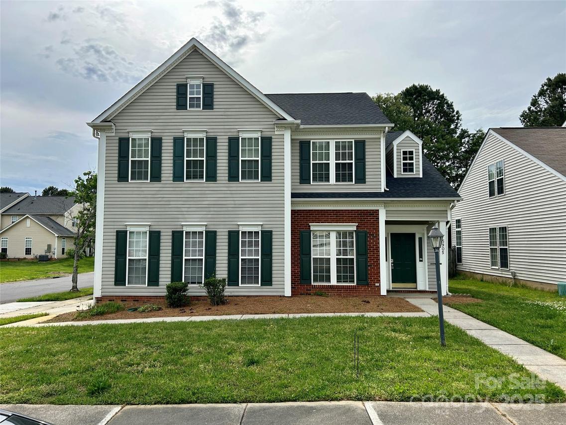 5905 Waverly Lynn Ln., Charlotte, NC 28269