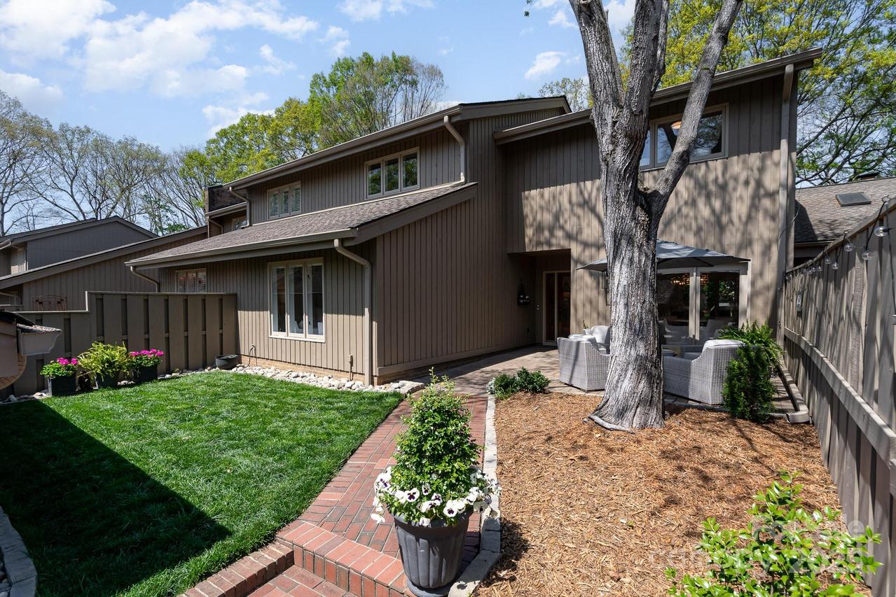 5306 Wingedfoot Rd., Charlotte, NC 28226