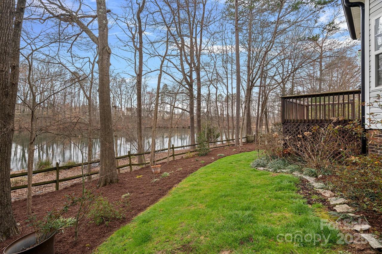 706 Jordans Pond Ln., Charlotte, NC 28214