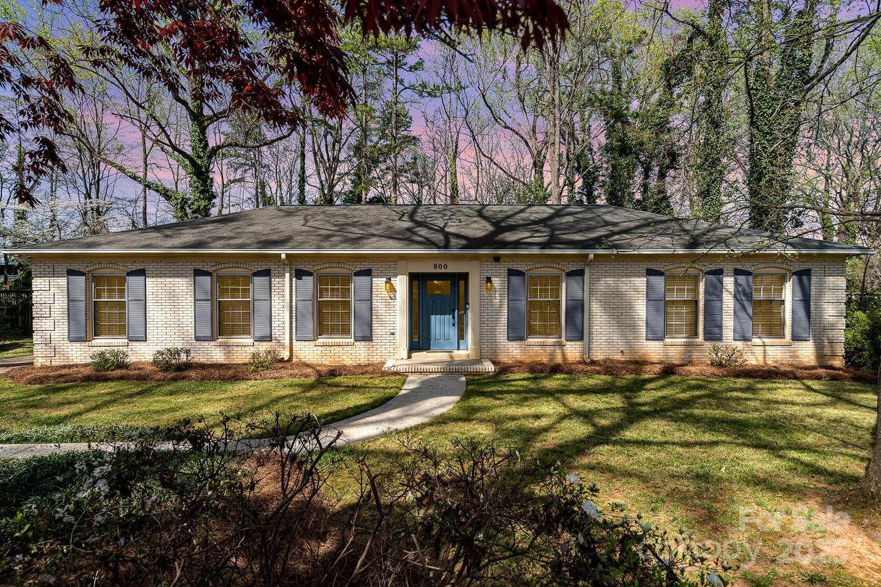 800 River Oaks Ln., Charlotte, NC 28226
