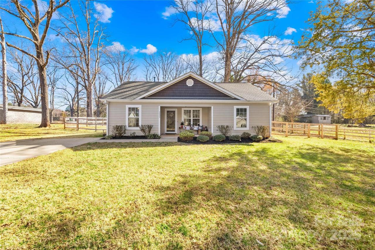 2625 Larry Dr., Charlotte, NC 28214