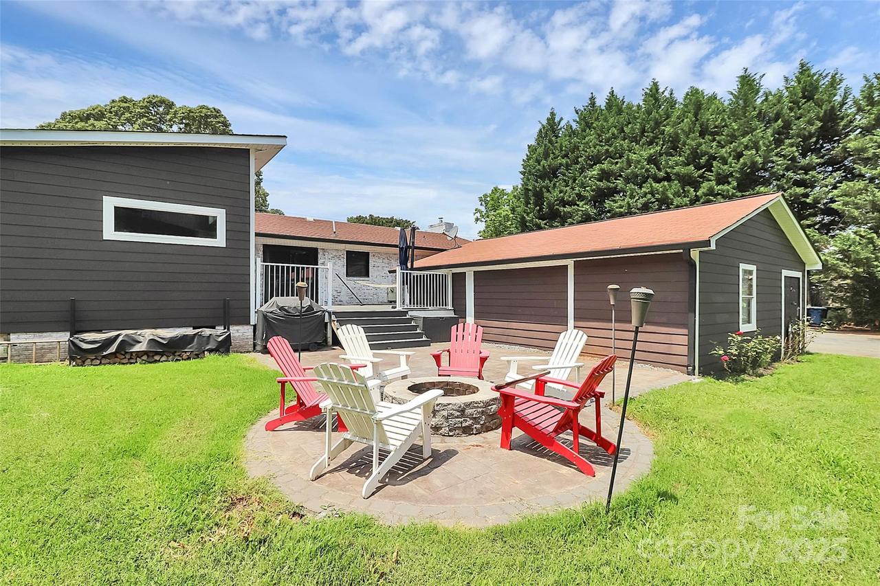 9808 Washam Potts Rd., Cornelius, NC 28031
