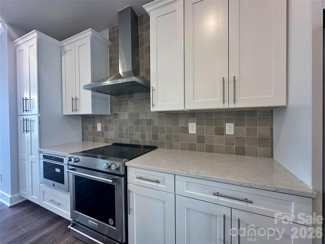 2035 Clarksdale Dr. #33, Charlotte, NC 28206