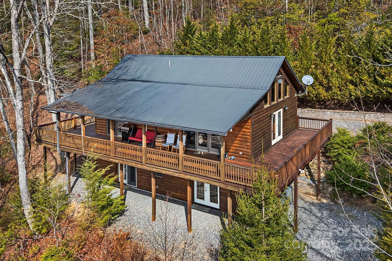 61 Turtle Rock Ln., Tuckasegee, NC 28783