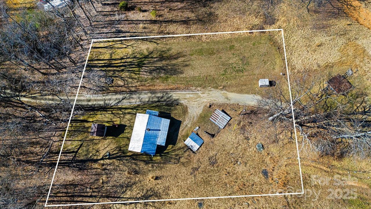 77 Mcdaris Cove Rd., Weaverville, NC 28787
