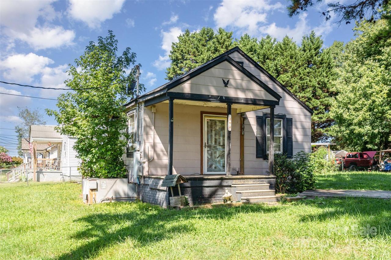 202 Hovis Rd., Stanley, NC 28164