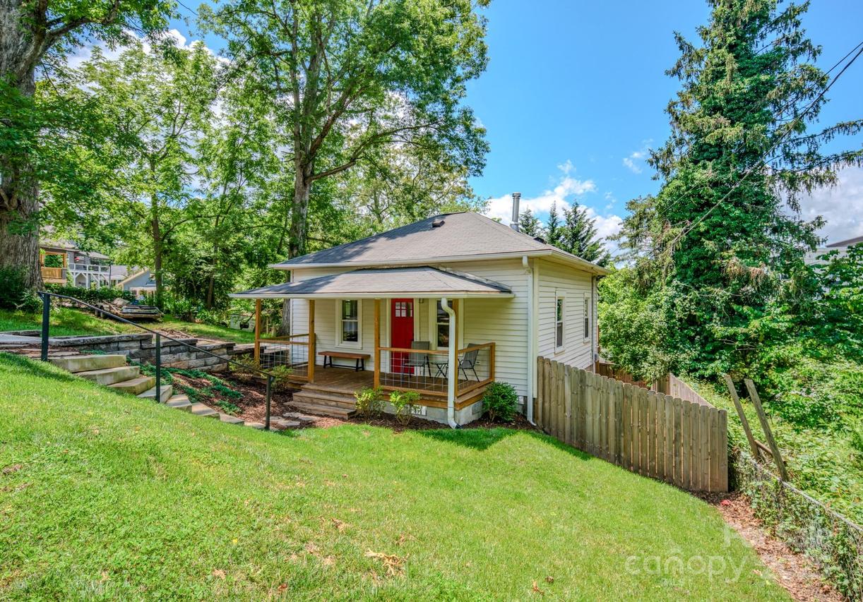 124 Dodge St., Asheville, NC 28803