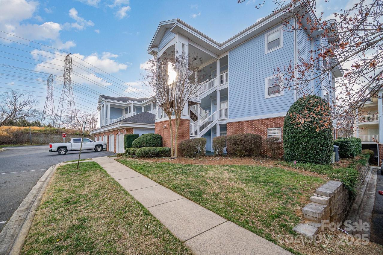 8629 Coralbell Ln., Charlotte, NC 28213