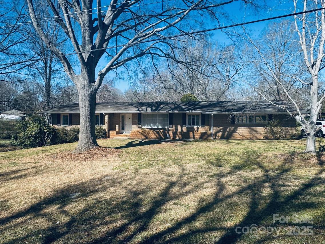 1006 Coulwood Dr., Charlotte, NC 28214