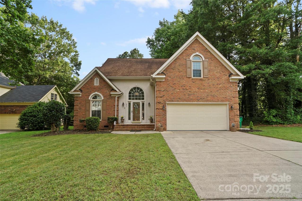 8731 Sheltonham Way, Charlotte, NC 28216