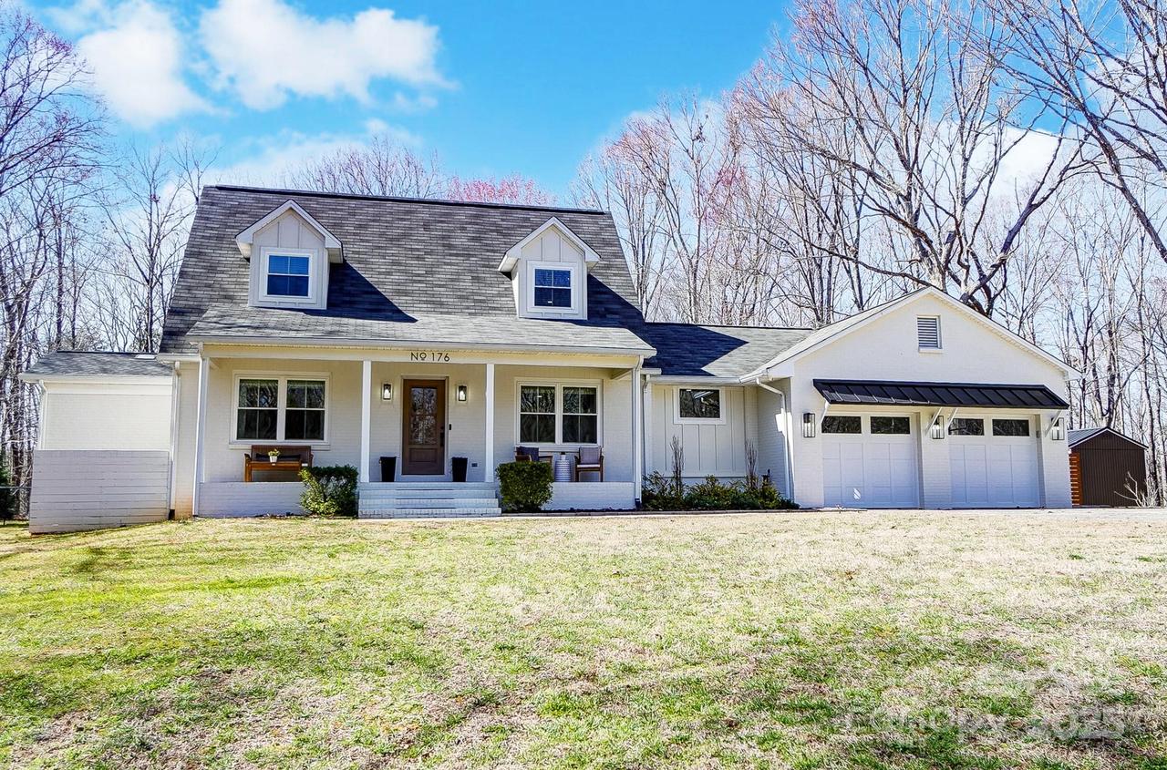 176 Chestnut Ln., Gastonia, NC 28052