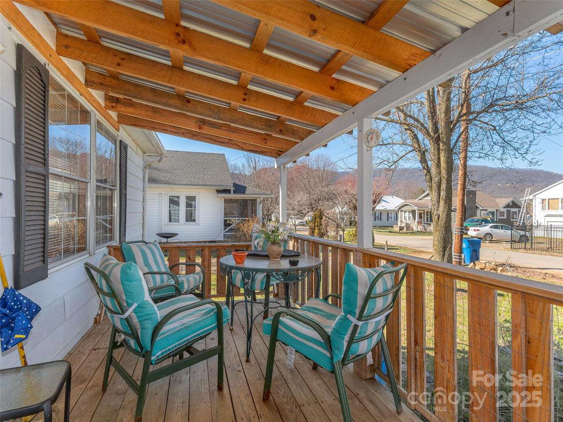 63 Poplar St., Waynesville, NC 28786