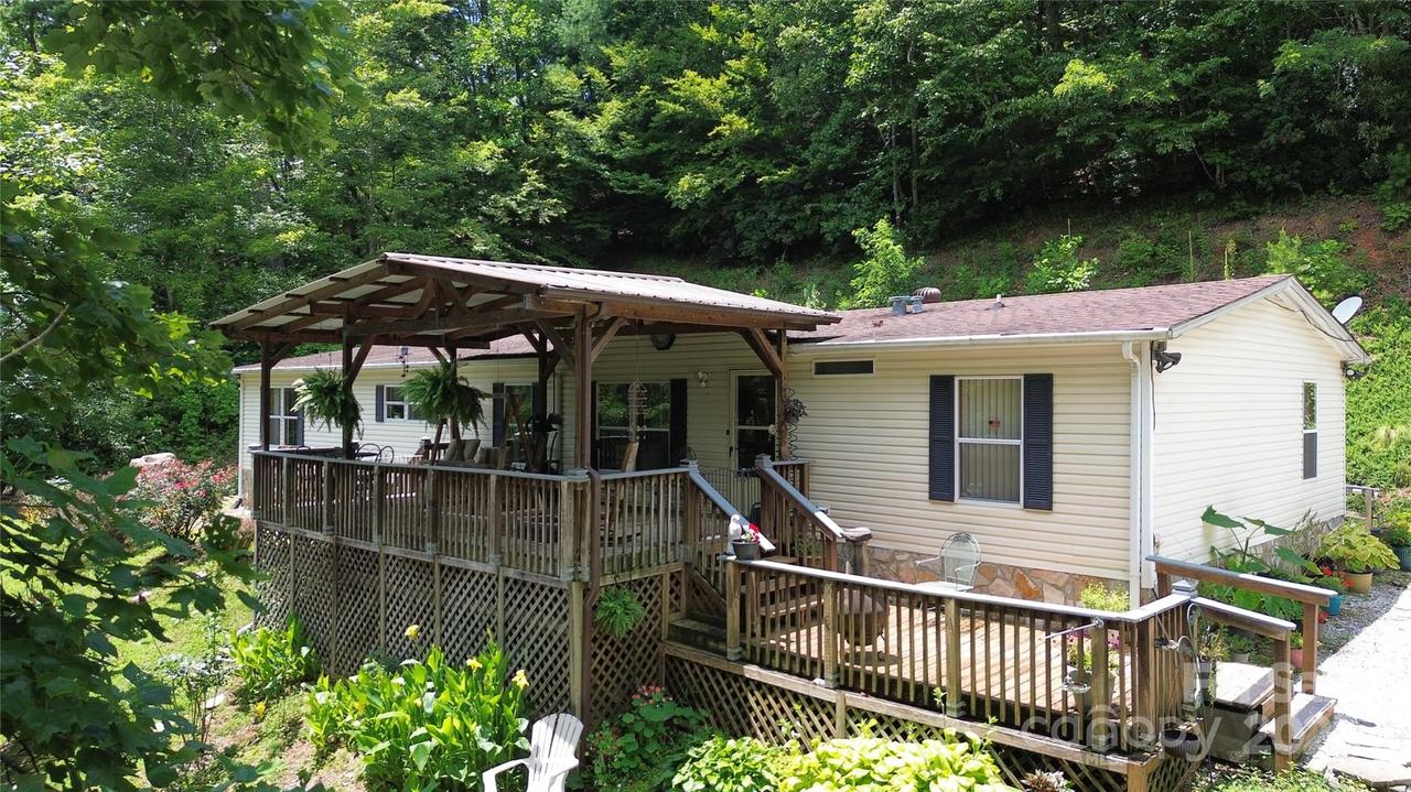 1707 Honeycutt Rd., Marion, NC 28752
