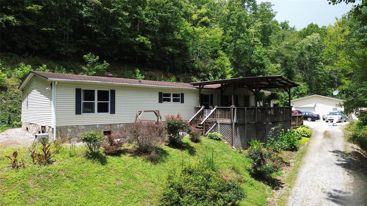 1707 Honeycutt Rd., Marion, NC 28752