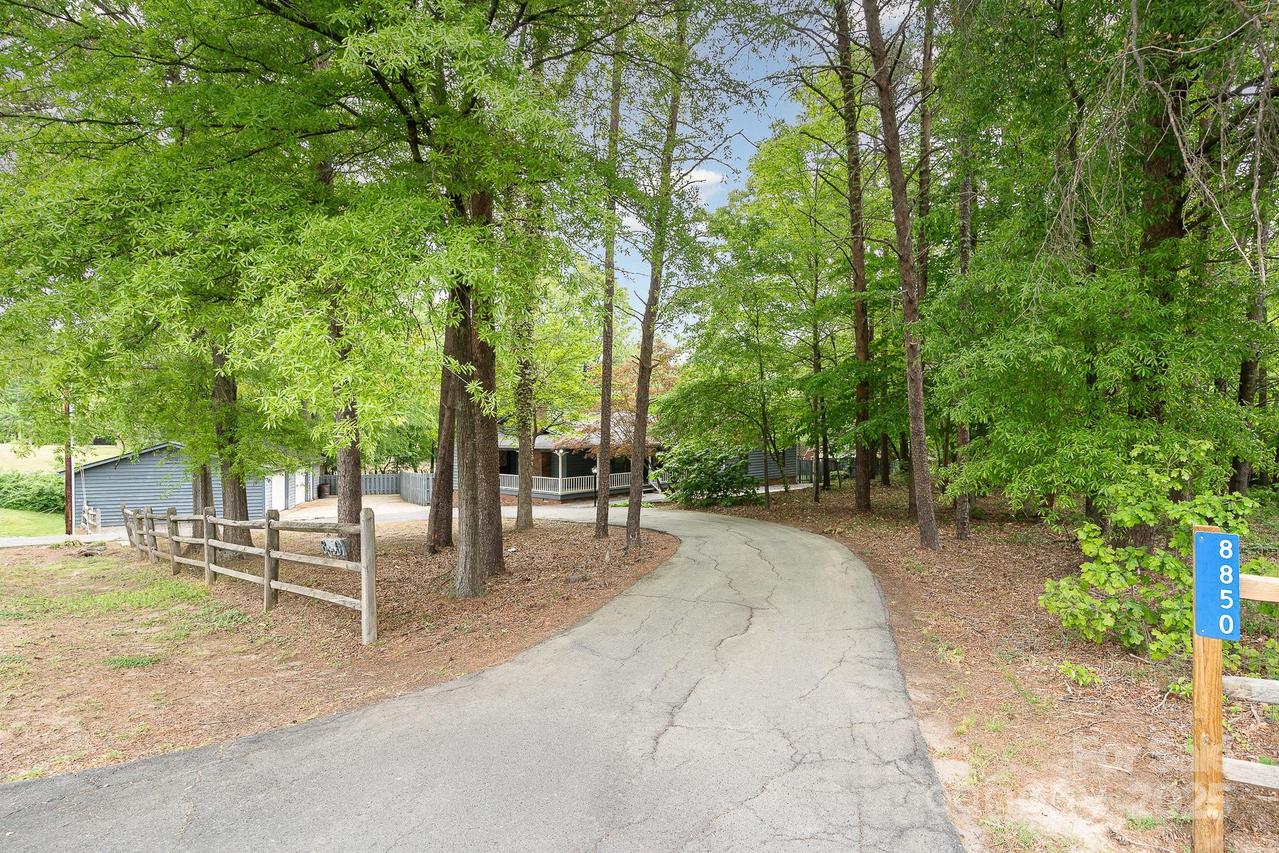 8850 Hills Dell Dr., Concord, NC 28027