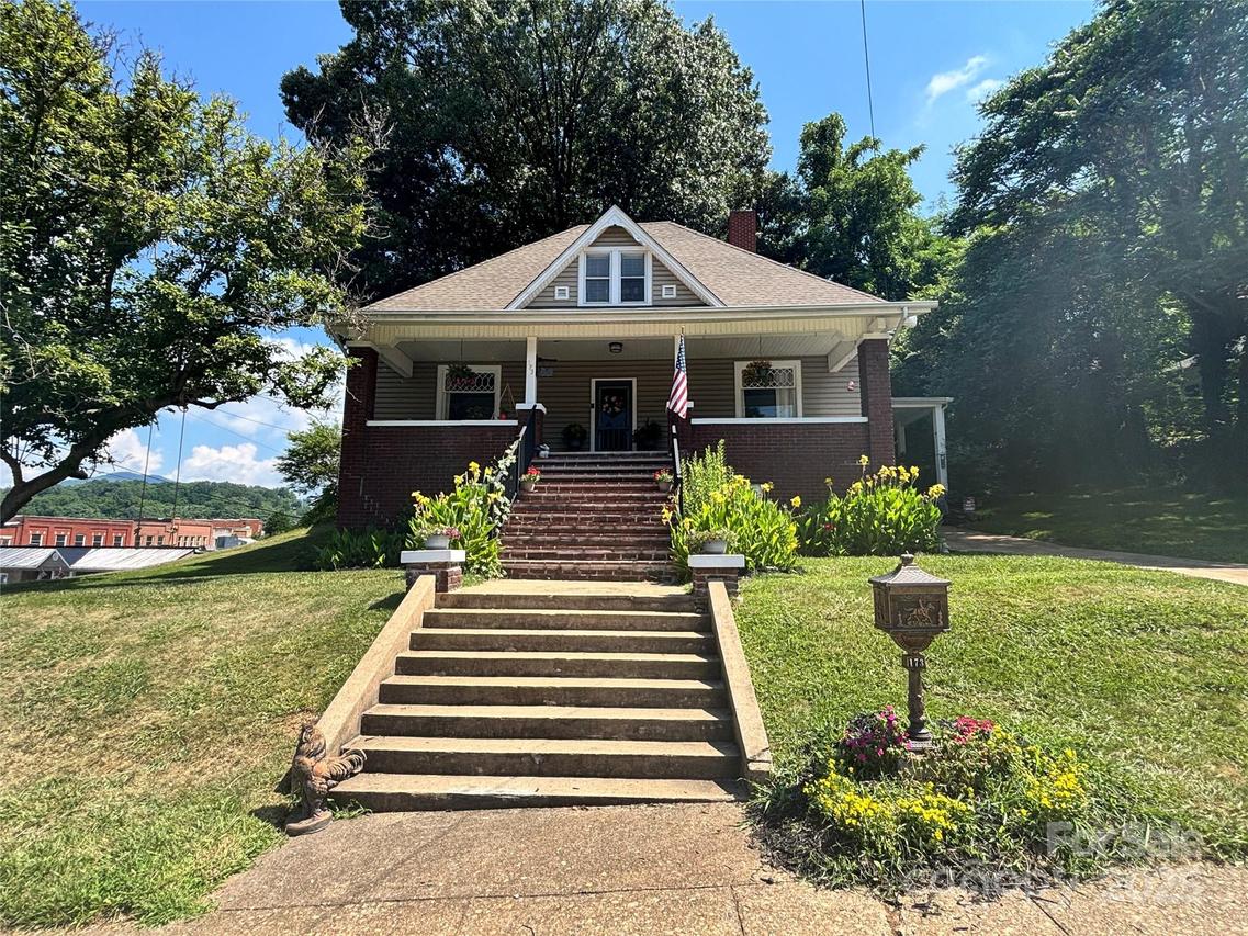 173 Academy St., Canton, NC 28716