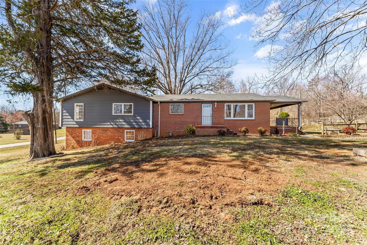 605 18th St., Hickory, NC 28601