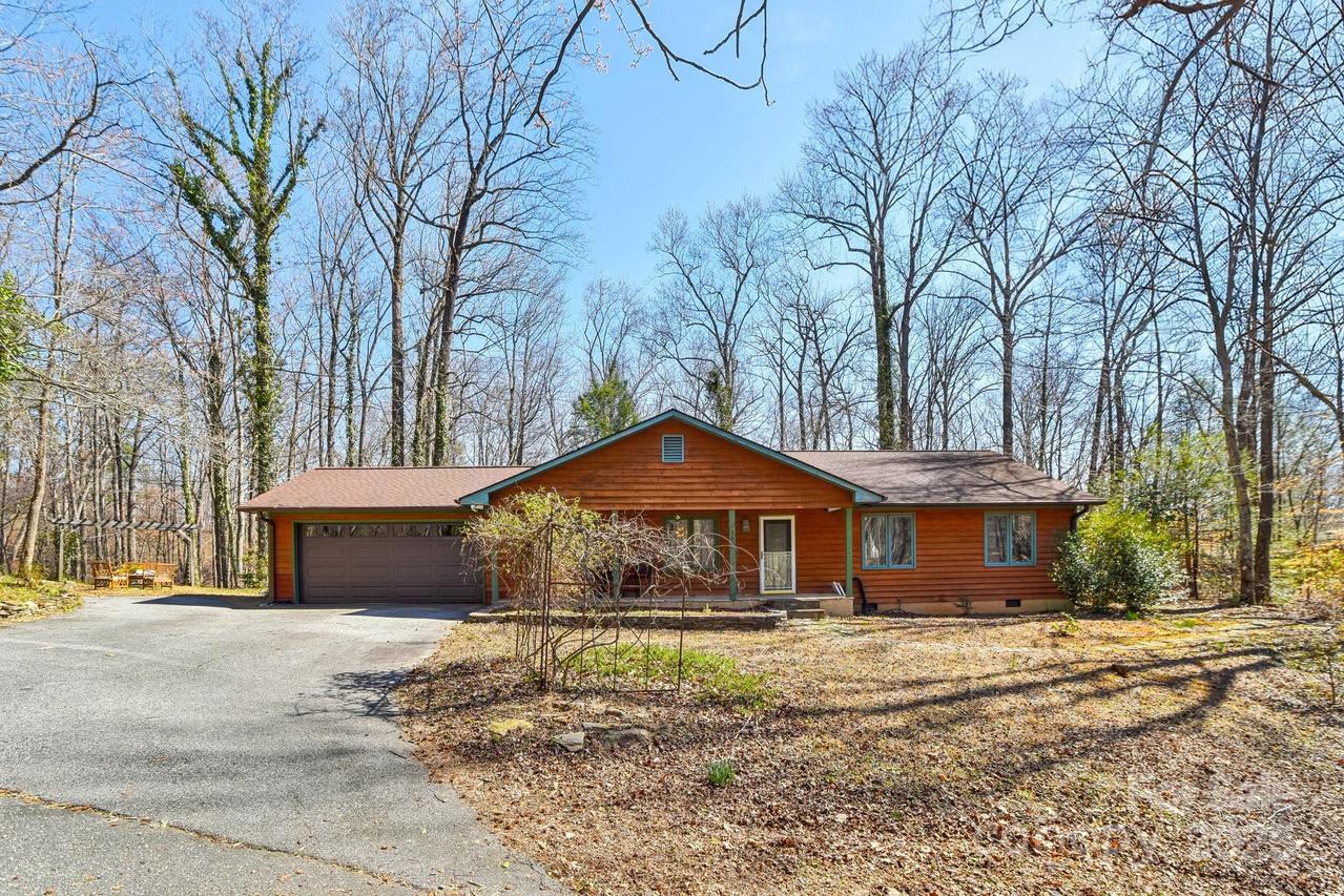 160 Lakota Ln., Tryon, NC 28782