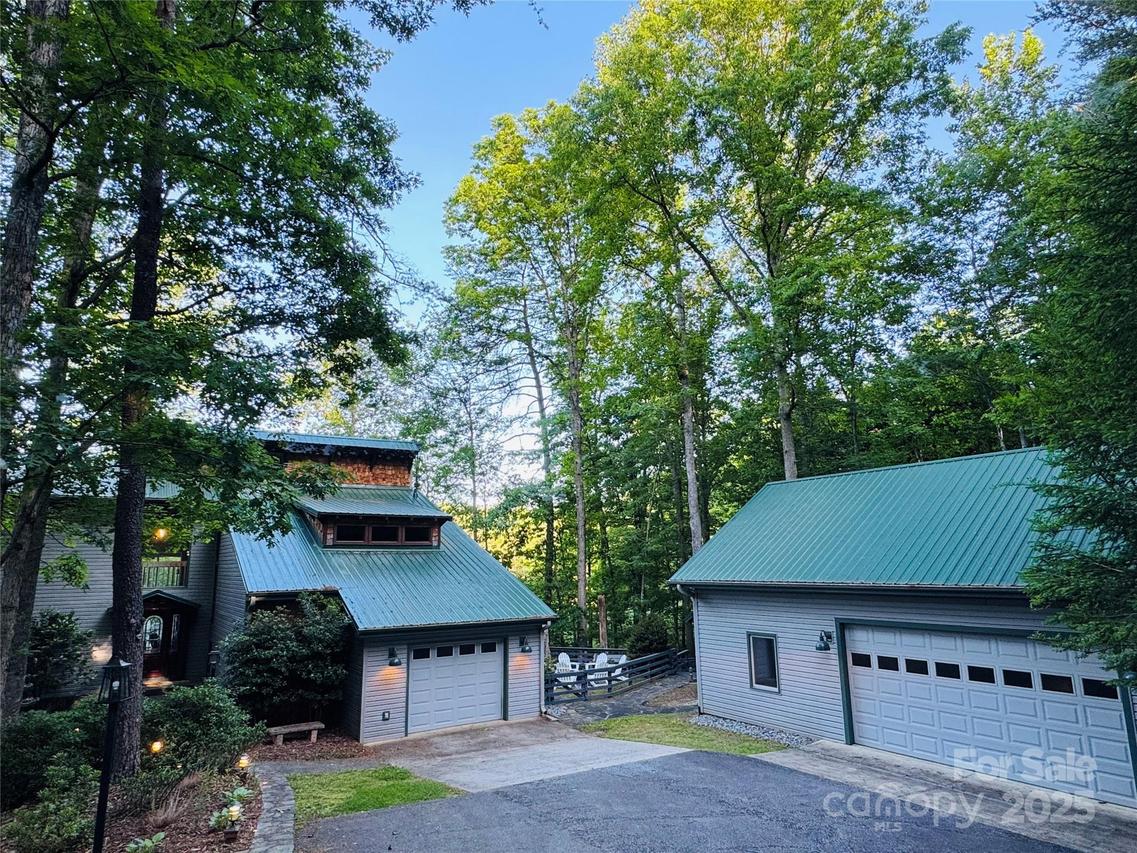 156 Sheepnose Dr., Lake Lure, NC 28746