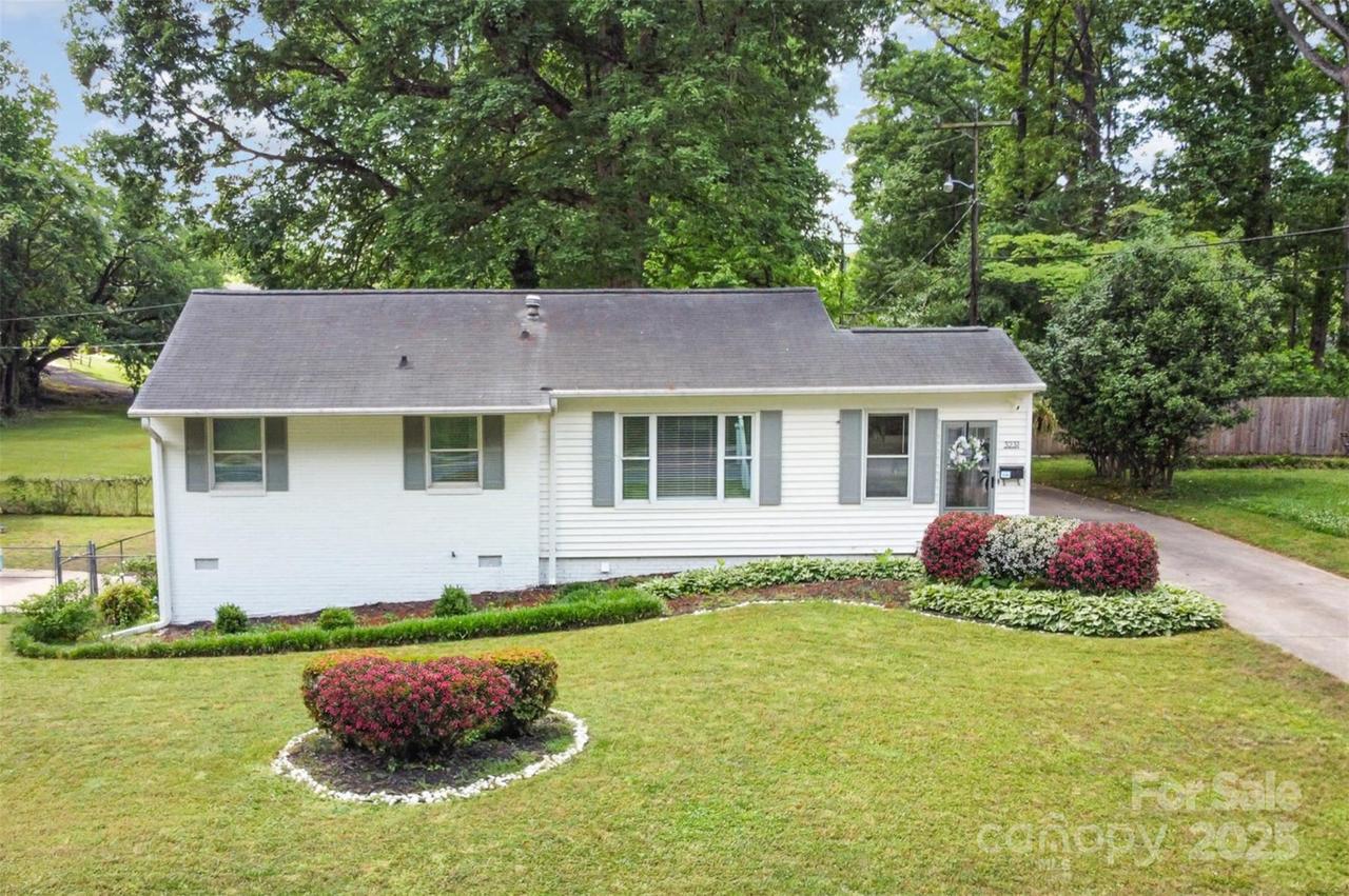 3231 Eastwood Dr., Charlotte, NC 28205